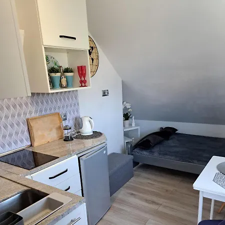 Maly Apartamencik Teo 2 Pokoje Z Balkonem I Domki Apartment Rewal
