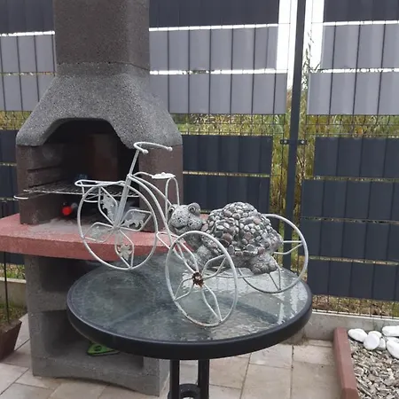 Maly Apartamencik Teo 2 Pokoje Z Balkonem I Domki *