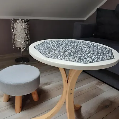 アパート Maly Apartamencik Teo レバル