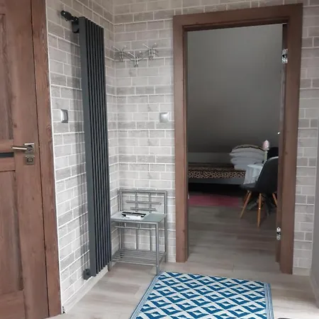 Maly Apartamencik Teo 2 Pokoje Z Balkonem I Domki Rewal